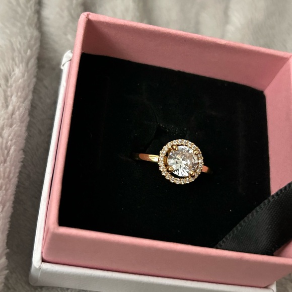 Gold Pandora Sparkling Round Halo Ring -size 6- - Picture 2 of 2